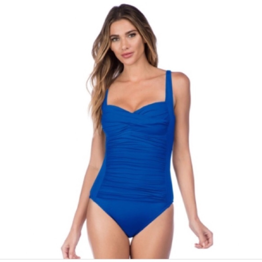 La Blanca Island Goddess Sweetheart One Piece Swimsuit